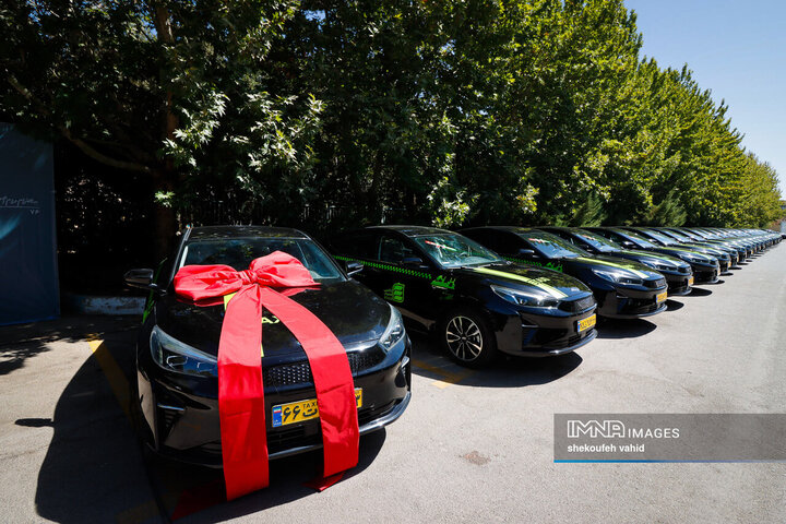 «پاکسی‌ها» آینده روشن حمل‌ونقل عمومی در ایران