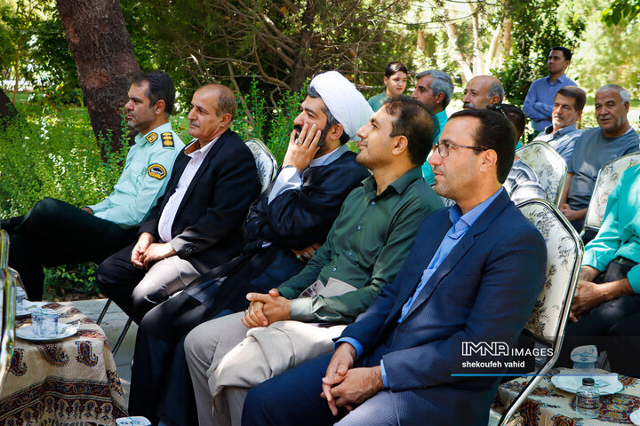 آیین رونمایی از ۱۳۰ دستگاه تاکسی برقی جدید در شهر اصفهان