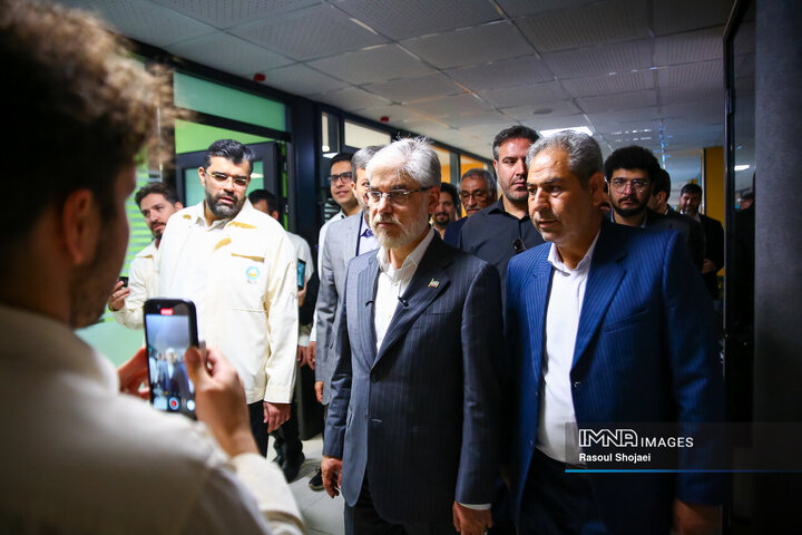 حضور وزیر علوم در دانشگاه صنعتی اصفهان