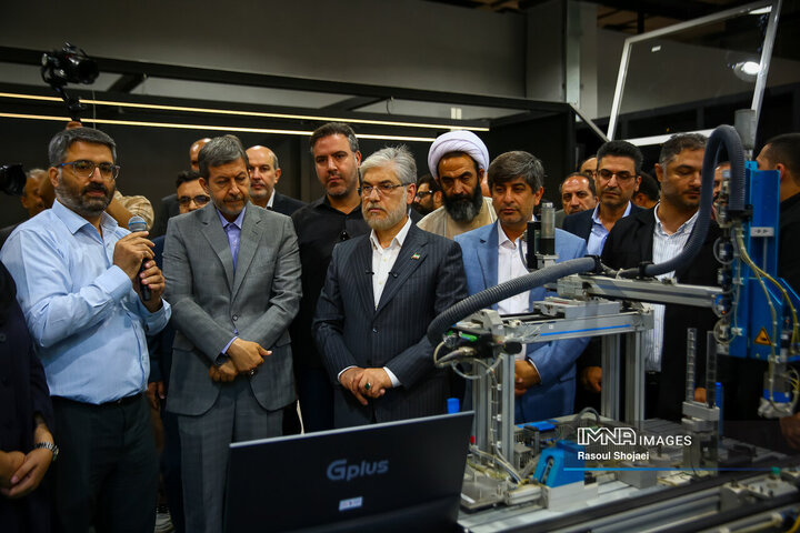 حضور وزیر علوم در دانشگاه صنعتی اصفهان
