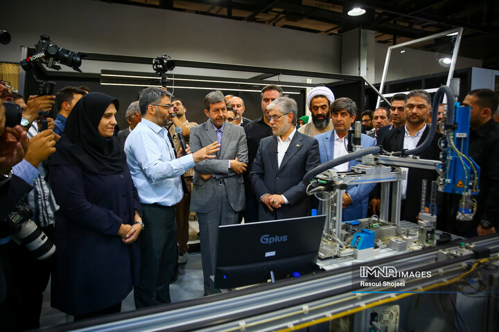 حضور وزیر علوم در دانشگاه صنعتی اصفهان