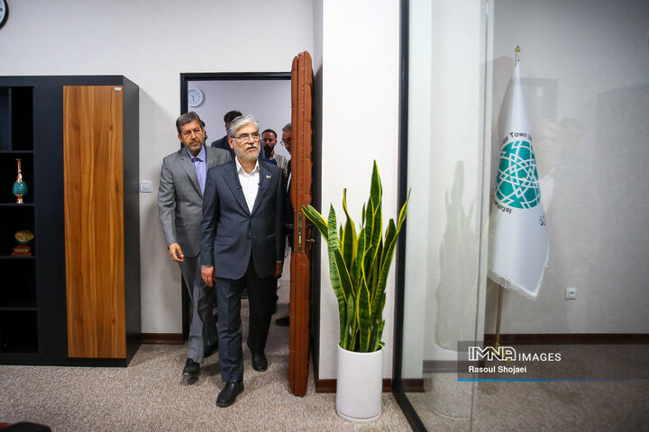 حضور وزیر علوم در دانشگاه صنعتی اصفهان