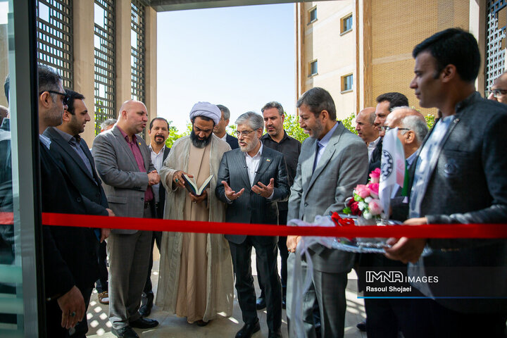 حضور وزیر علوم در دانشگاه صنعتی اصفهان