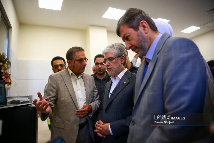 حضور وزیر علوم در دانشگاه صنعتی اصفهان