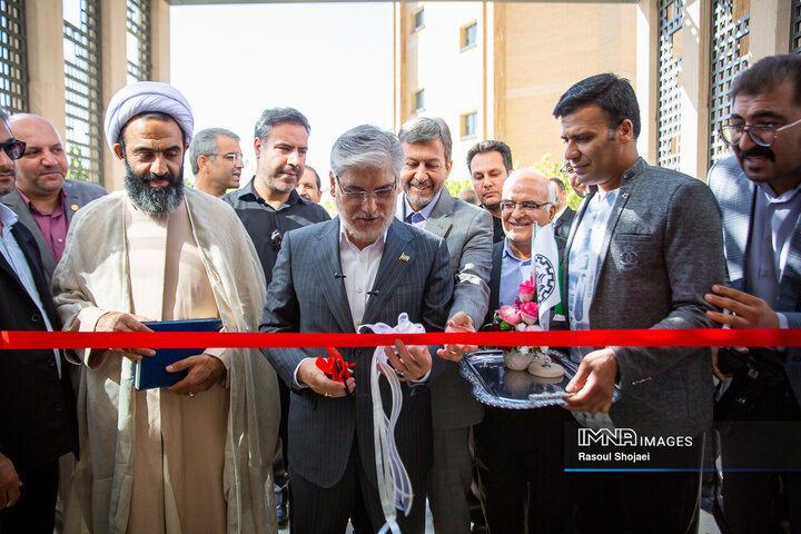 حضور وزیر علوم در دانشگاه صنعتی اصفهان