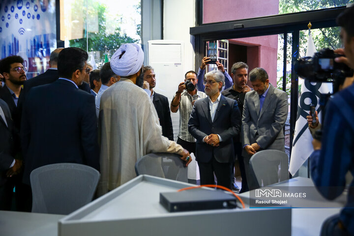 حضور وزیر علوم در دانشگاه صنعتی اصفهان