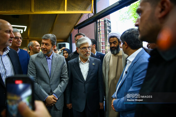 حضور وزیر علوم در دانشگاه صنعتی اصفهان