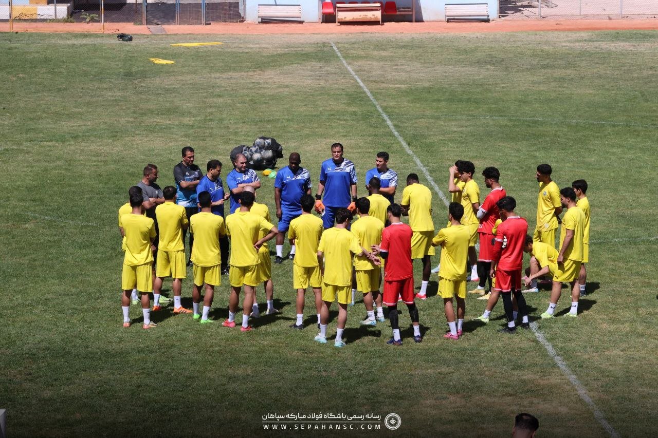 تیم النجف عراق در اصفهان و کمپ صفائیه اردو زد + عکس