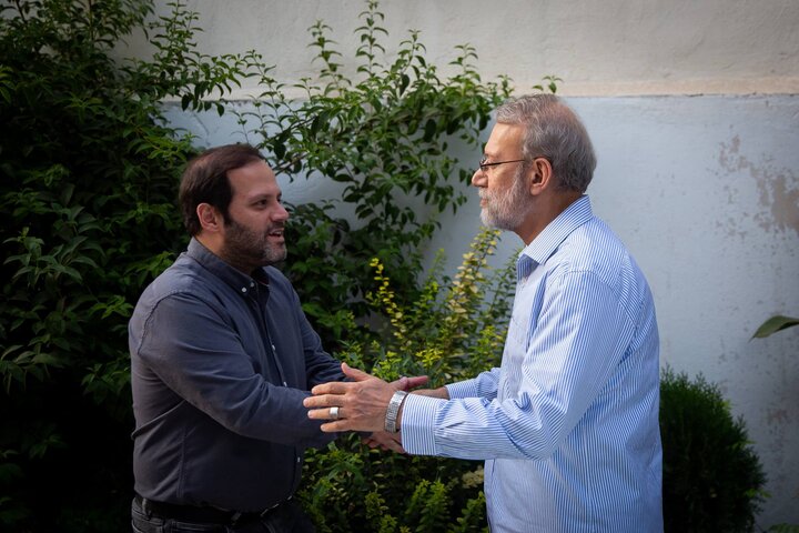 دیدار لاریجانی با خانواده شهیدان محرابی و شادمانی