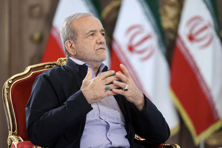 تنها راه خنثی‌سازی توطئه‌های دشمن علیه همدلی مردم، خدمت‌رسانی بی‌وقفه است