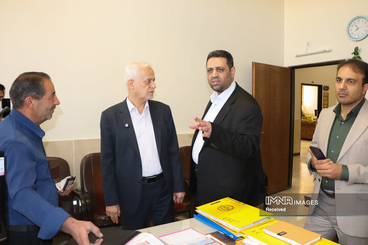 بازدید شهردار اصفهان از منطقه 12 شهرداری