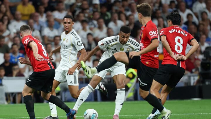 رئال مادرید با بازگشت سریع مقابل مایورکا صدرنشین شد؛ شب ناکام امباپه