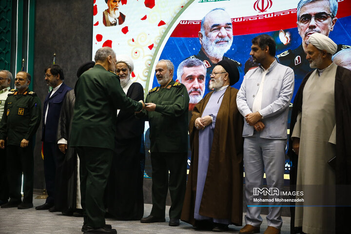 آیین تکریم و معارفه فرمانده جدید سپاه قم