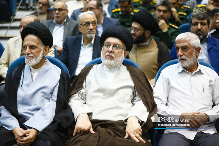 آیین تکریم و معارفه فرمانده جدید سپاه قم