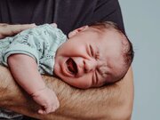 کولیک نوزادان؛ مشکلی رایج در ماه‌های نخست تولد