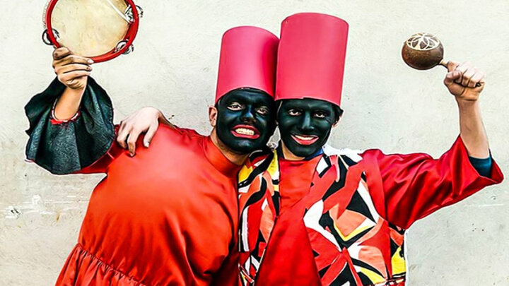 سیاه‌بازی؛ زبان خنده و اعتراض مردم بر صحنه‌های سنتی ایران است