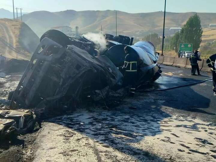 فوت یک نفر در واژگونی و حریق تانکر حامل سوخت محور مریوان-سنندج