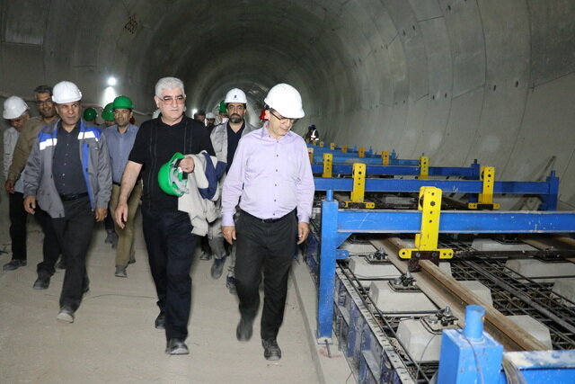۸۰۰ متر ریل‌گذاری در طول مسیر فاز نخست خط دوم متروی تبریز
