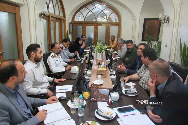 آماده‌سازی محیط‌های آموزشی و شهری منطقه یک اصفهان در آستانه مهر