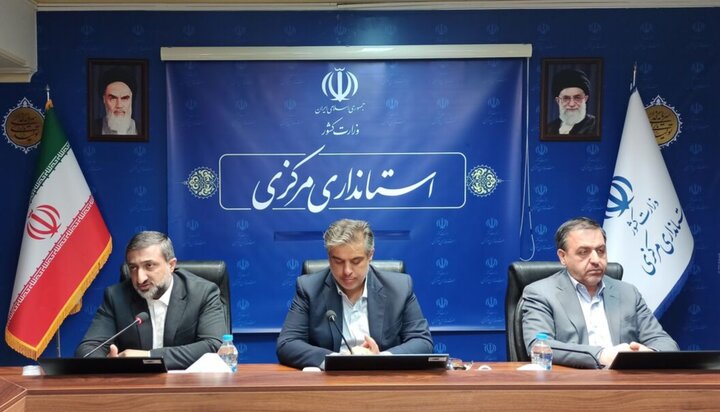 اجرای پروژه‌های خورشیدی در شهرک‌های صنعتی و واحدهای تولیدی در حال پیگیری است