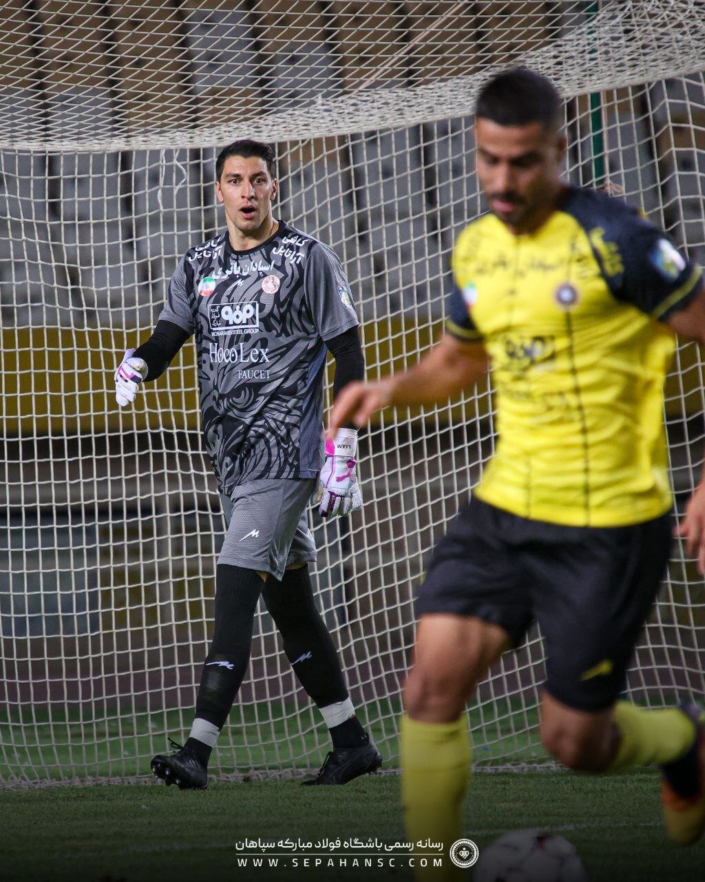 محمدرضا اخباری از دوران مصدومیت گذر کرد / رقابت درون دروازه سپاهان جذاب میشود