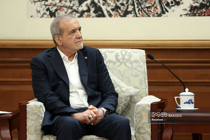 دیدار با عضو کمیته دائمی دفتر سیاسی کنگره ملی خلق چین