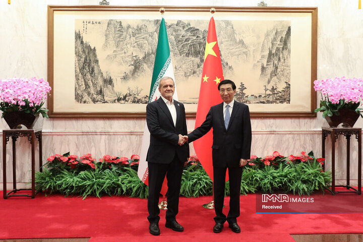 دیدار با عضو کمیته دائمی دفتر سیاسی کنگره ملی خلق چین