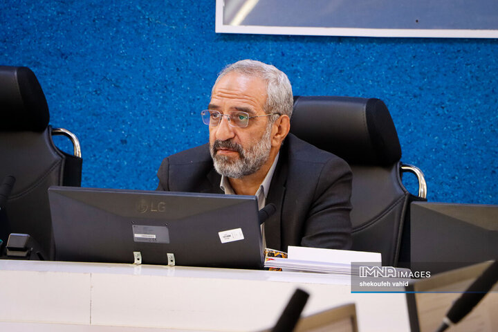 نشست فرماندار اصفهان با بانوان کارآفرین شهر