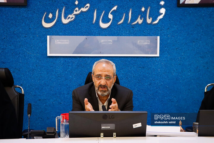 نشست فرماندار اصفهان با بانوان کارآفرین شهر