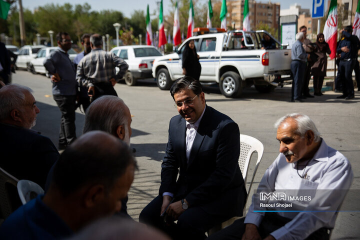 آیین بهره‌برداری از ۹۶ پروژه منطقه ۸ اصفهان