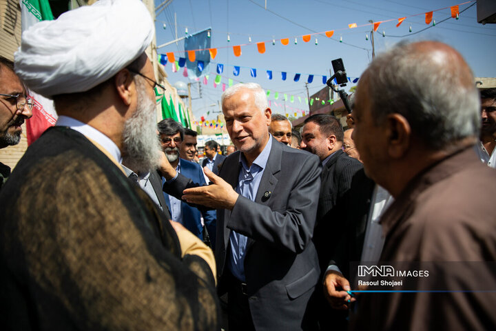 آیین بهره‌برداری از ۹۶ پروژه منطقه ۸ اصفهان