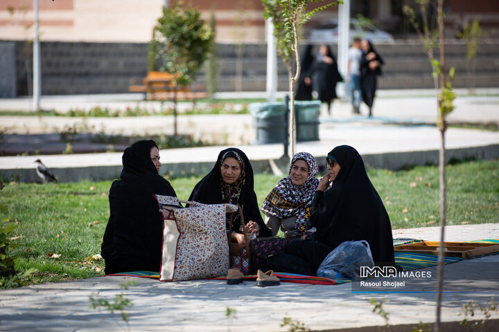 آیین بهره‌برداری از ۹۶ پروژه منطقه ۸ اصفهان