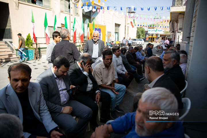 آیین بهره‌برداری از ۹۶ پروژه منطقه ۸ اصفهان