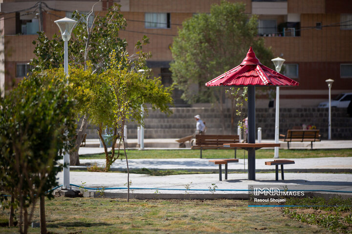 آیین بهره‌برداری از ۹۶ پروژه منطقه ۸ اصفهان