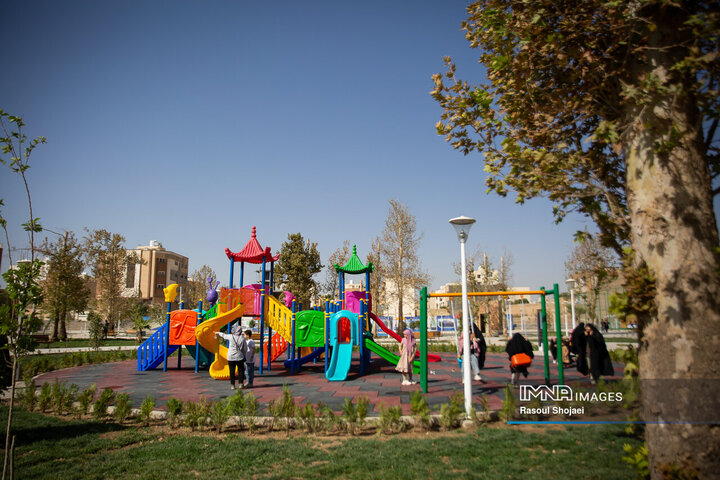 آیین بهره‌برداری از ۹۶ پروژه منطقه ۸ اصفهان