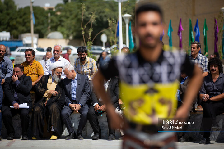 آیین بهره‌برداری از ۹۶ پروژه منطقه ۸ اصفهان