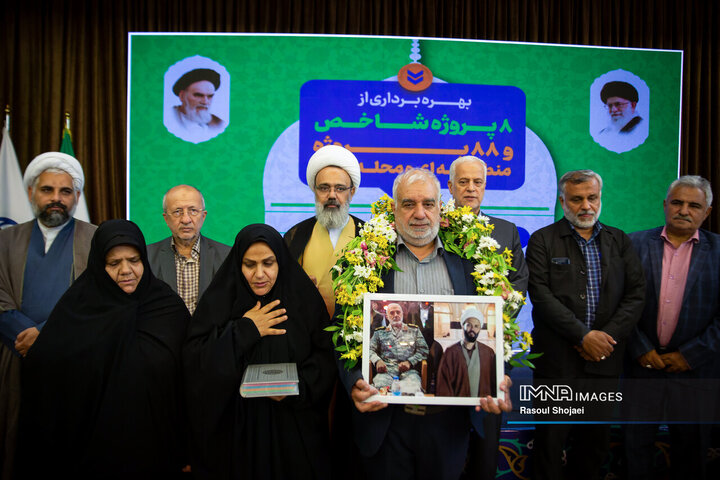 آیین بهره‌برداری از ۹۶ پروژه منطقه ۸ اصفهان