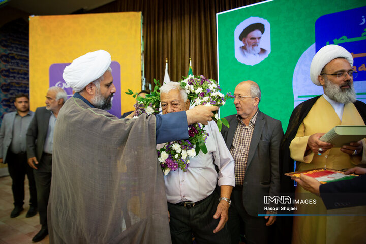 آیین بهره‌برداری از ۹۶ پروژه منطقه ۸ اصفهان