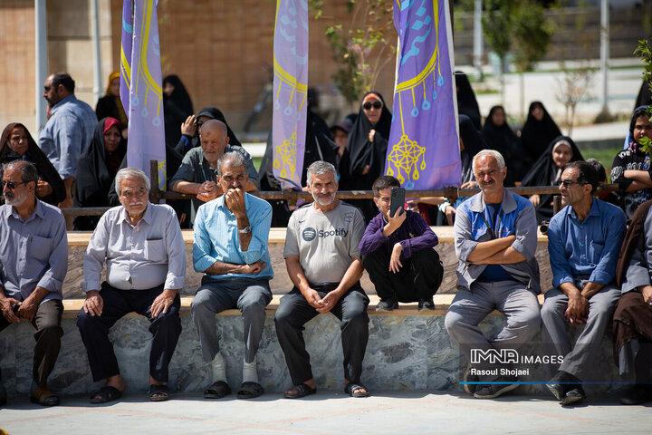 آیین بهره‌برداری از ۹۶ پروژه منطقه ۸ اصفهان