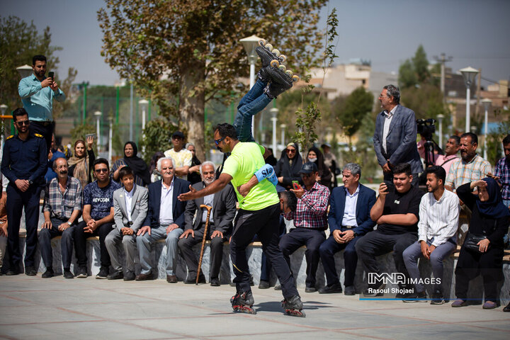 آیین بهره‌برداری از ۹۶ پروژه منطقه ۸ اصفهان