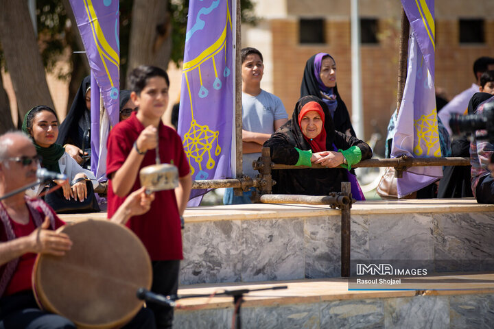آیین بهره‌برداری از ۹۶ پروژه منطقه ۸ اصفهان