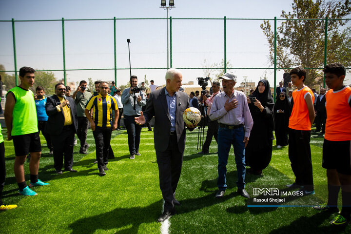 آیین بهره‌برداری از ۹۶ پروژه منطقه ۸ اصفهان