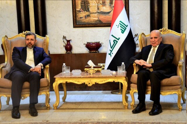 دعوت عراقچی از وزیر خارجه عراق برای سفر به ایران