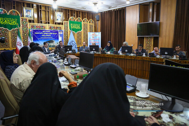 نشست خبری مدیرکل آموزش و پرورش استان اصفهان