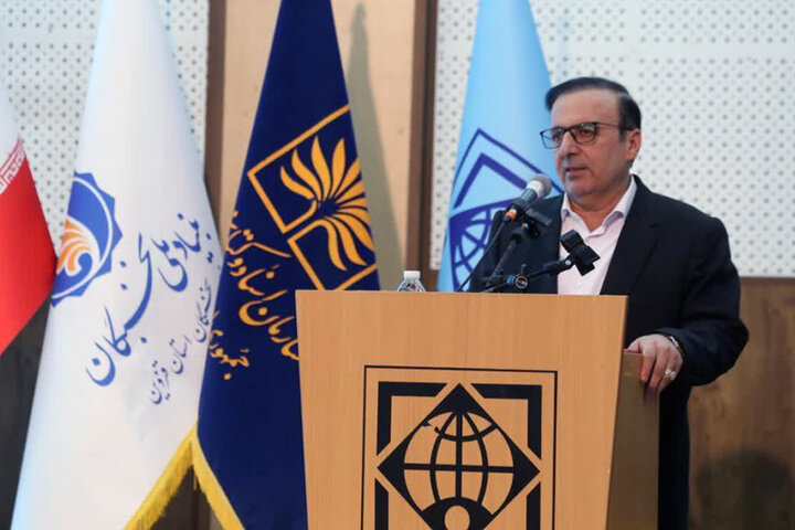 فرهنگ ایرانی ما را به همبستگی و یک‌دستی می‌رساند