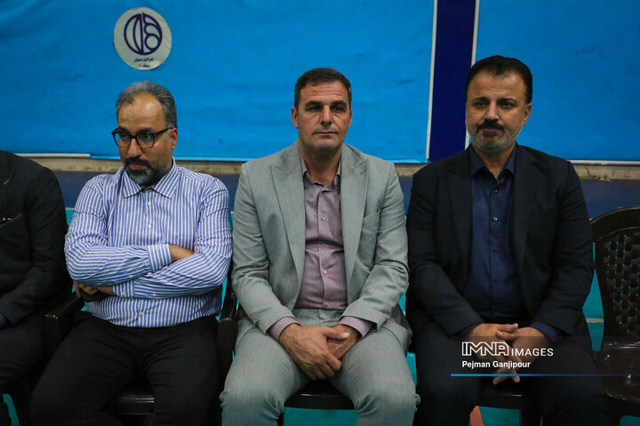 آیین تجلیل از مقام‌آوران فوتسال کارکنان شهرداری اصفهان