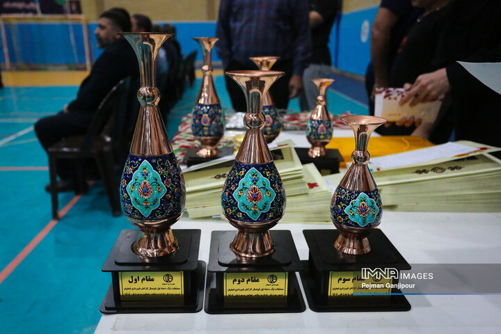 آیین تجلیل از مقام‌آوران فوتسال کارکنان شهرداری اصفهان