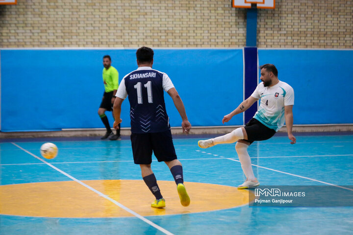 آیین تجلیل از مقام‌آوران فوتسال کارکنان شهرداری اصفهان