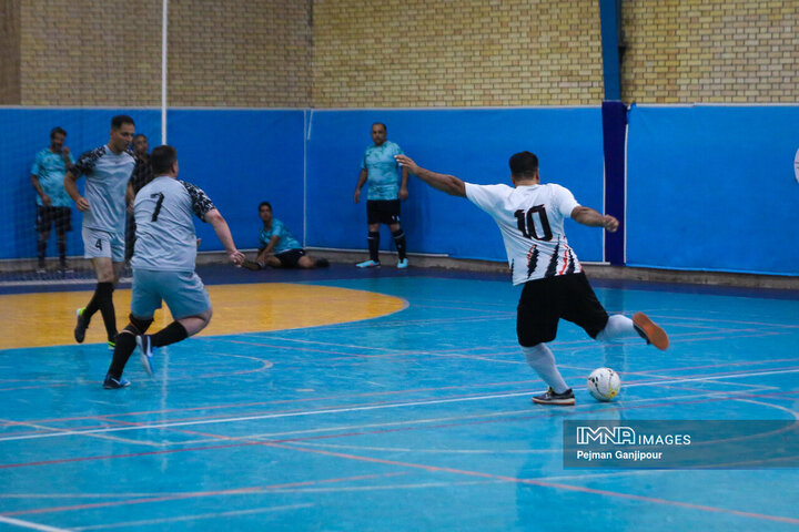 آیین تجلیل از مقام‌آوران فوتسال کارکنان شهرداری اصفهان