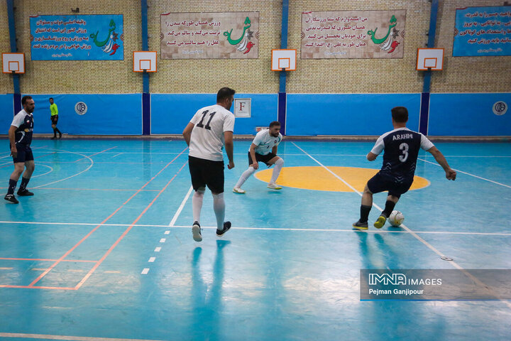 آیین تجلیل از مقام‌آوران فوتسال کارکنان شهرداری اصفهان